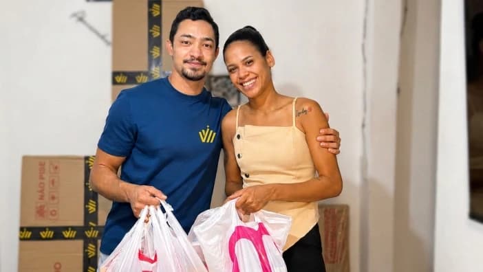 七月の夢が実現：ブラジルのダニエラさんとその息子にワードローブを贈呈